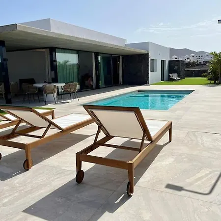 Villa Macaronesian *